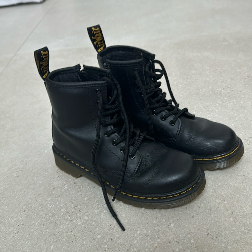 Doc Marten’s Girl size 2